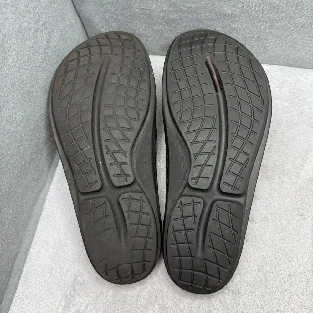 OOFOS OOlala Luxe Women's Size 11 Black Iris Blue Recovery Thong Sandals